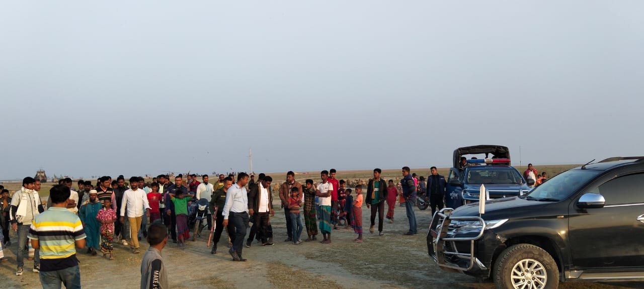 হাতিয়ায় চর দখরের চেষ্টা; প্রশাসন দেখে দৌড়ে পালালেন সবাই