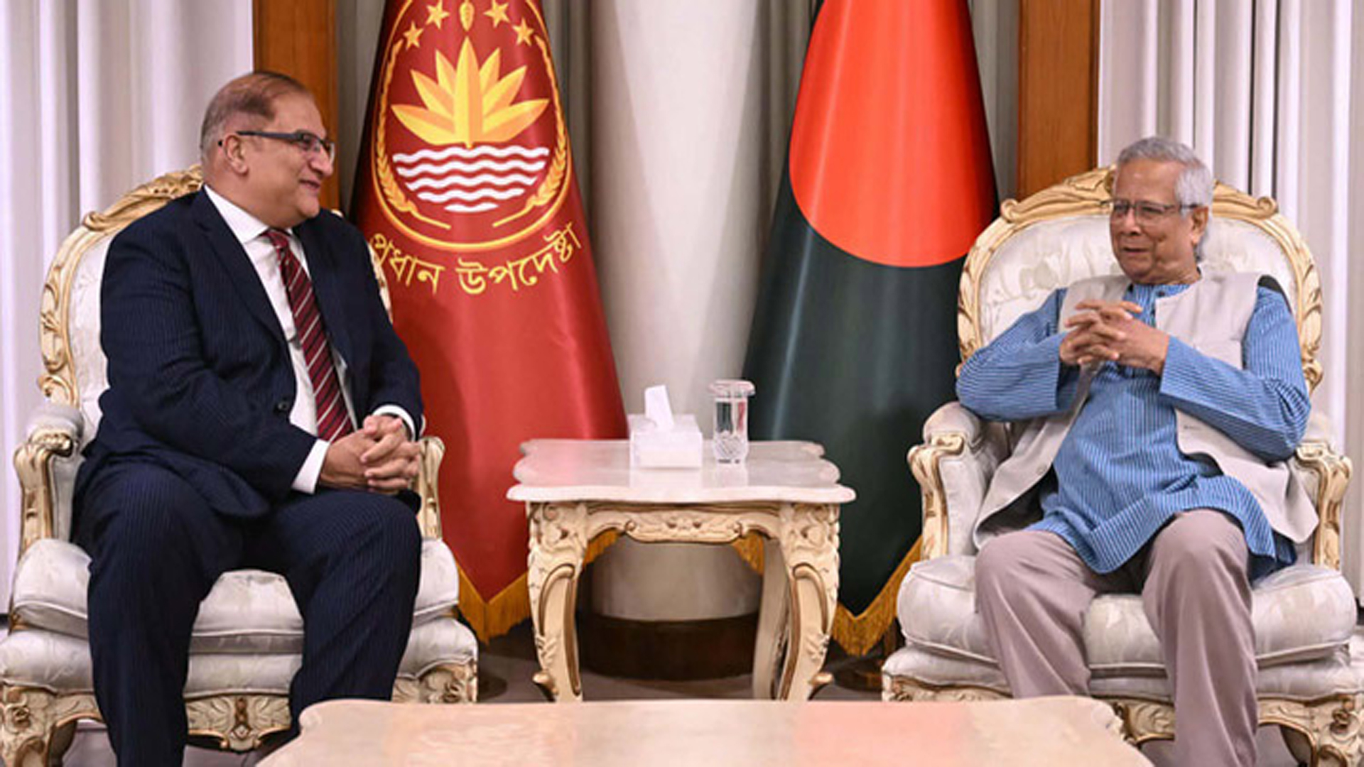 প্রধান উপদেষ্টার সঙ্গে ঢাকায় নিযুক্ত পাকিস্তানের হাইকমিশনারের সাক্ষাৎ