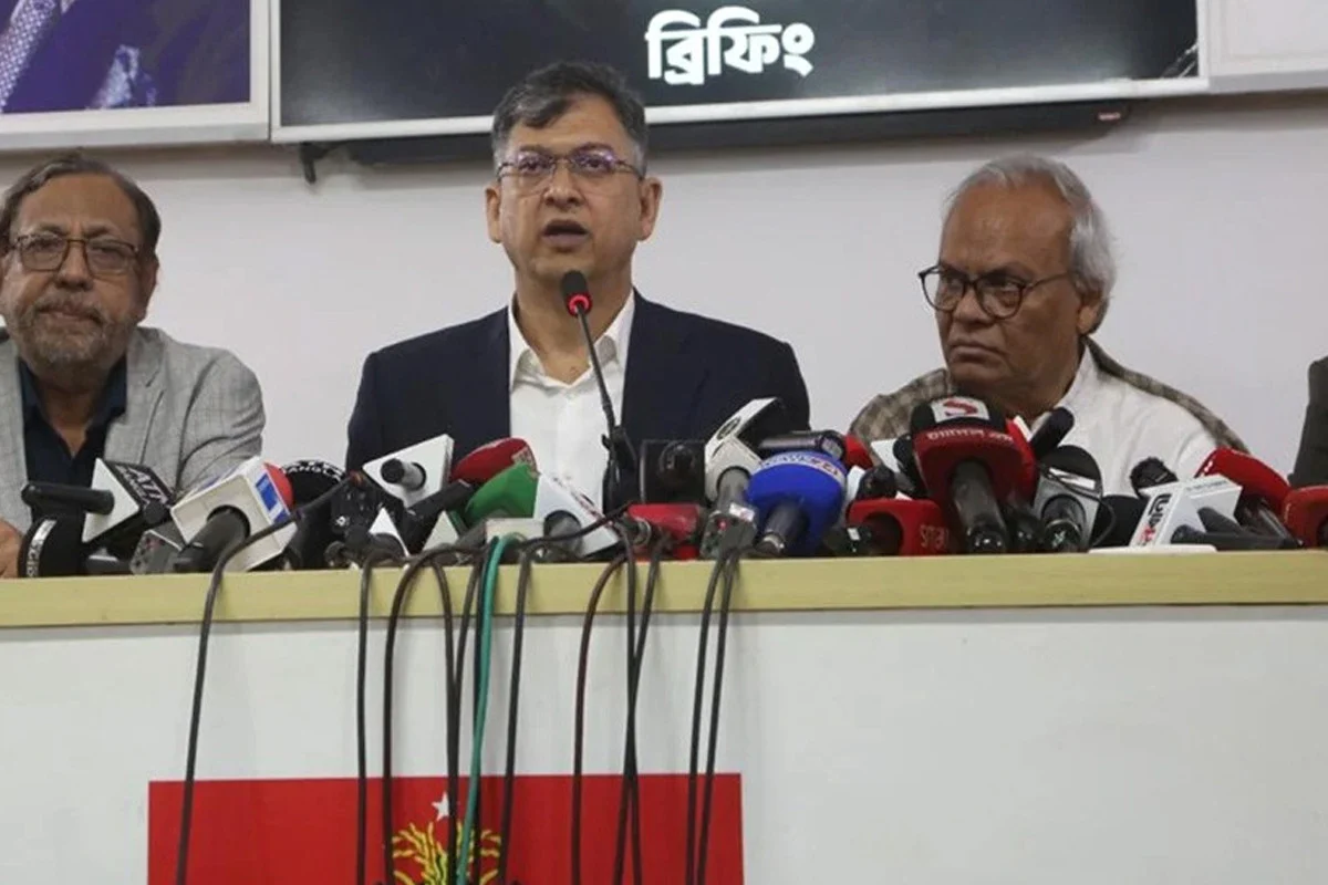 মধ্যরাতে ছাড়বে তারেক রহমানের ফ্লাইট, জানালেন সালাহউদ্দিন