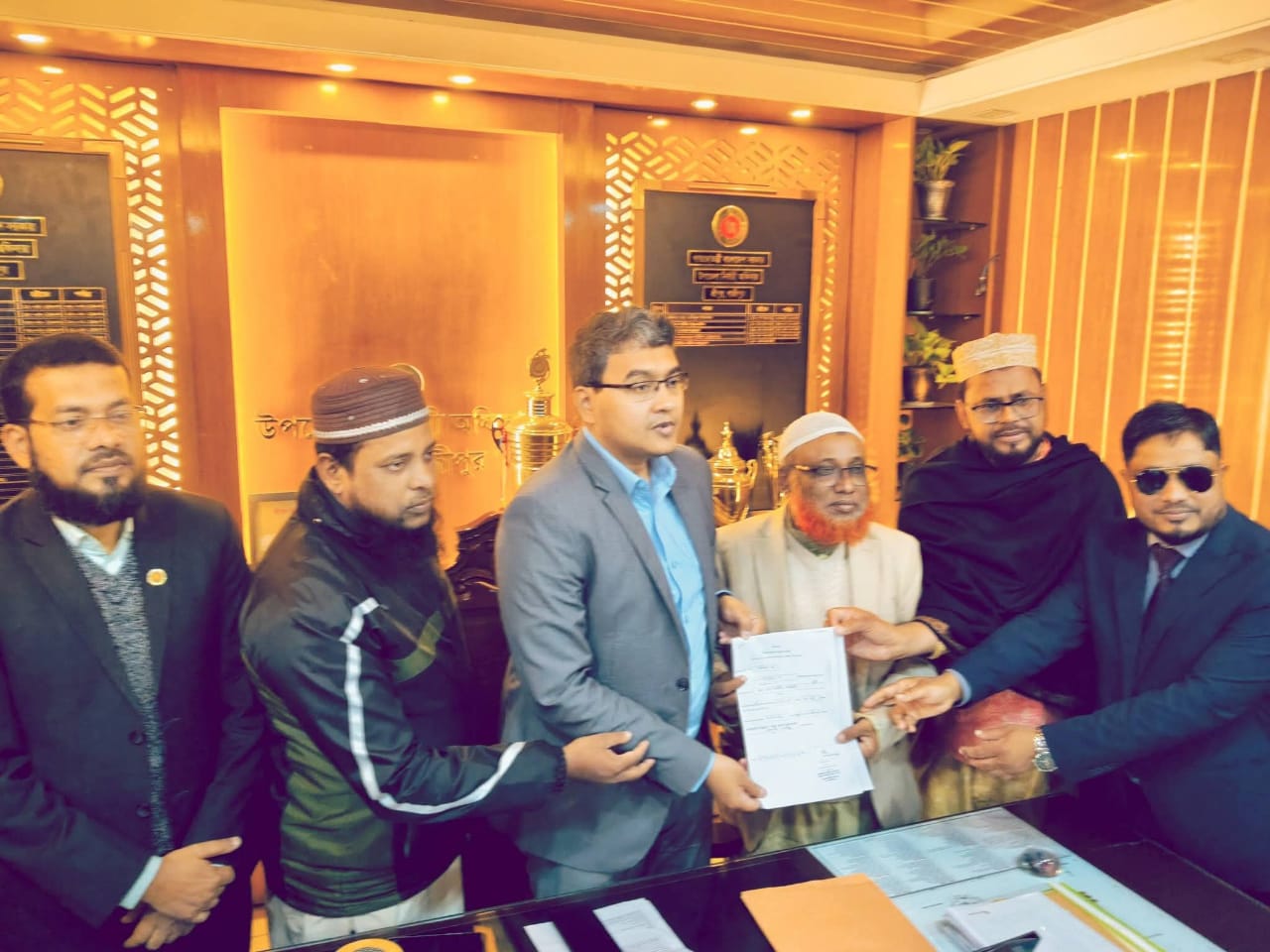 মনোনয়নপত্র জমা দিলেন জামায়াতের মনোনীত প্রার্থী ড. জাহাঙ্গীর আলম
