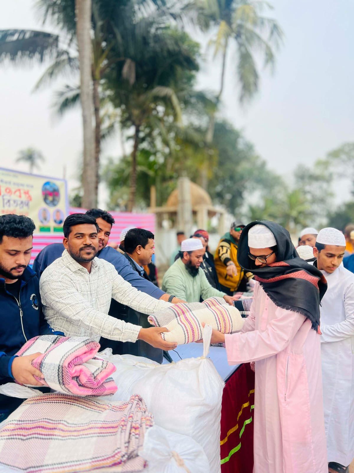 ব্রাহ্মণবাড়িয়া সোসাইটি, জাপানের উদ্যোগে ৪০০ অসহায় মানুষের মাঝে শীতবস্ত্র বিতরণ