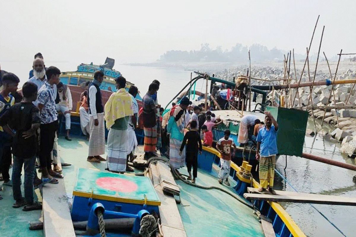সিরাজগঞ্জে ড্রেজার থেকে যুবকের মরদেহ উদ্ধার