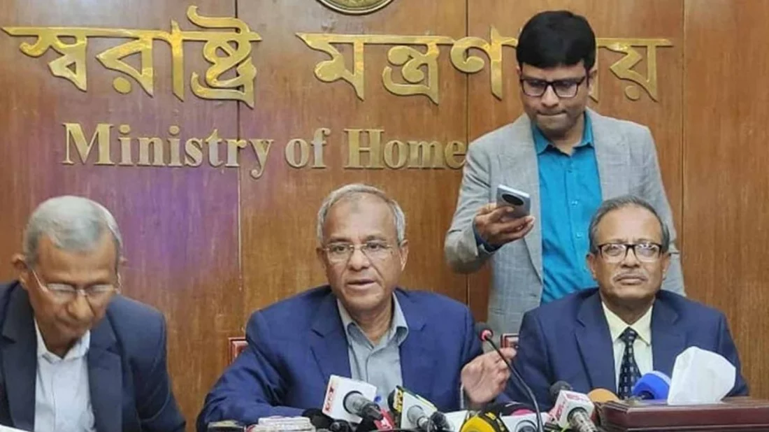 পদত্যাগের খবরকে গুজব হিসেবে উড়িয়ে দিলেন স্বরাষ্ট্র উপদেষ্টা