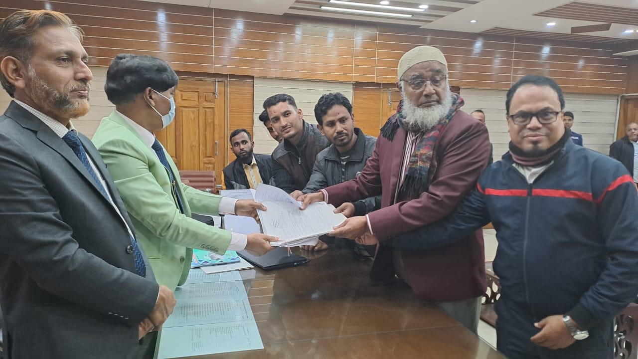 বিএনপি'র প্রার্থী সাবেক সংসদ সদস্য বীর মুক্তিযোদ্ধা মোঃ--মাসুদ হিলালীর মনোনয়ন পত্র দাখিল