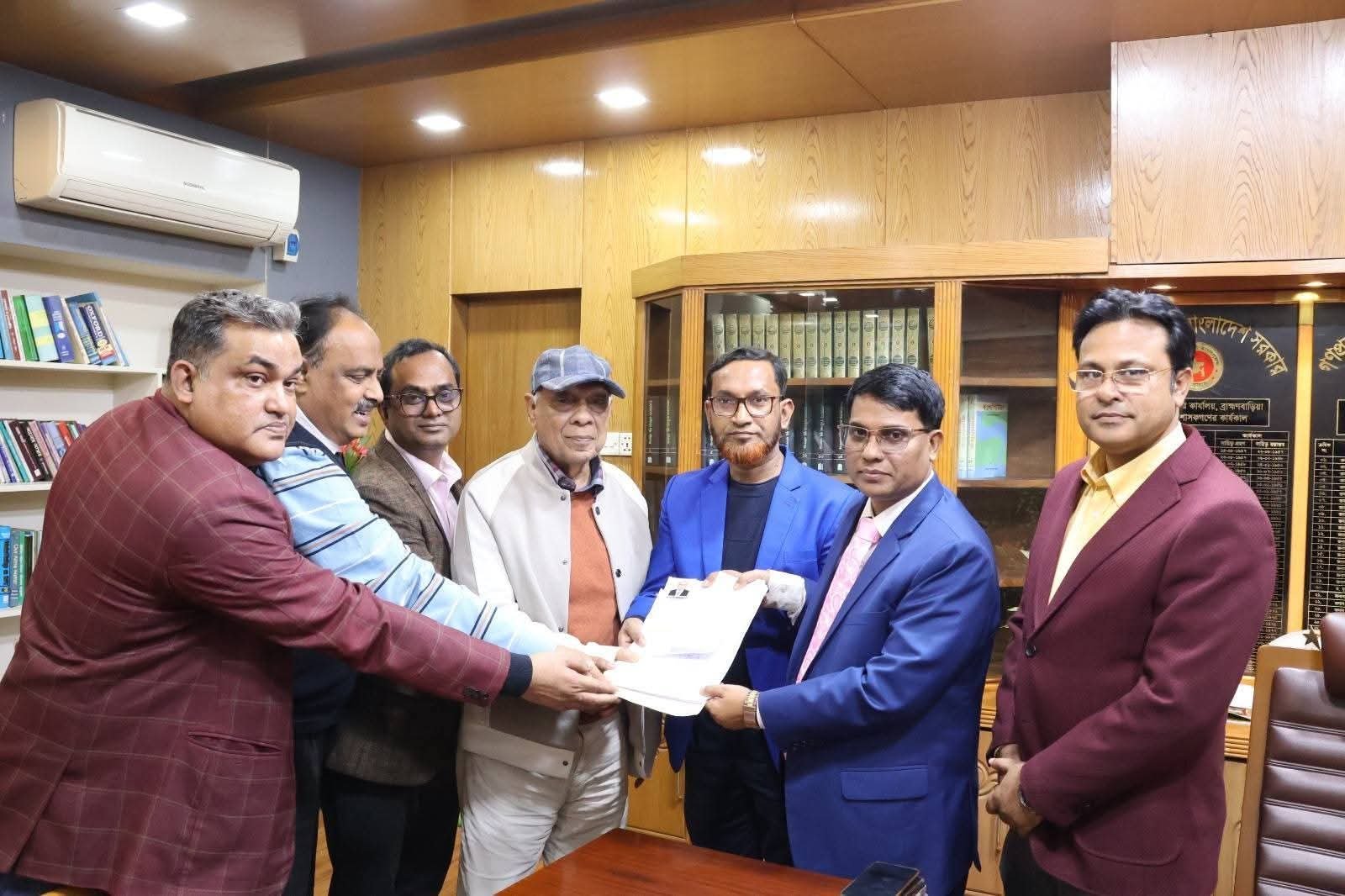 ব্রাহ্মণবাড়িয়া ৪ জনাব মুশফিকুর রহমানের মনোনয়নপত্র জমা