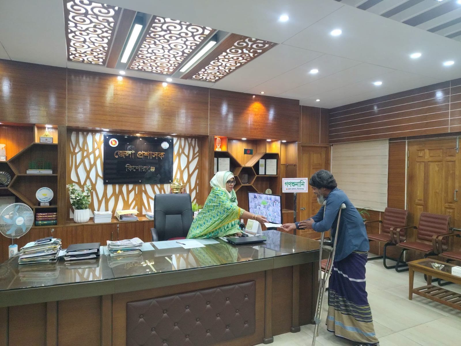জনগণের দোরগোড়ায় সেবা নিশ্চিতকরণে কিশোরগঞ্জের জেলা প্রশাসনের গণশুনানি অনুষ্ঠিত।