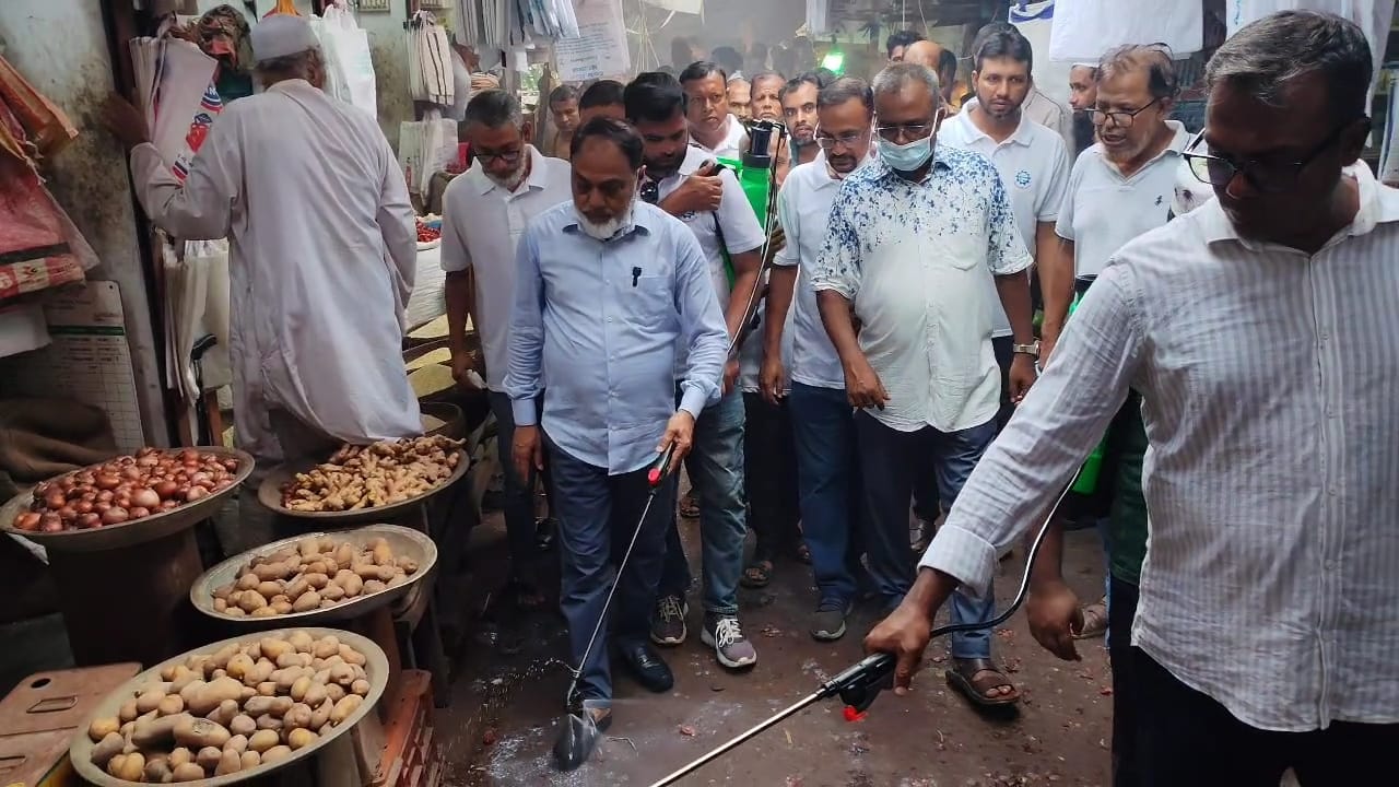 পিরোজপুরে ডেঙ্গু ঠেকাতে মাঠে চেম্বার অব কমার্স