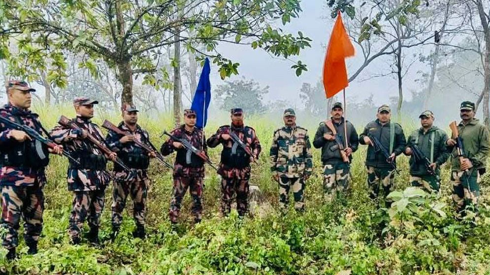 পাঁচবিবি সীমান্তে কাঁটাতারের বেড়া দেয়ার চেষ্টা বিএসএফের, বিজিবির বাধা