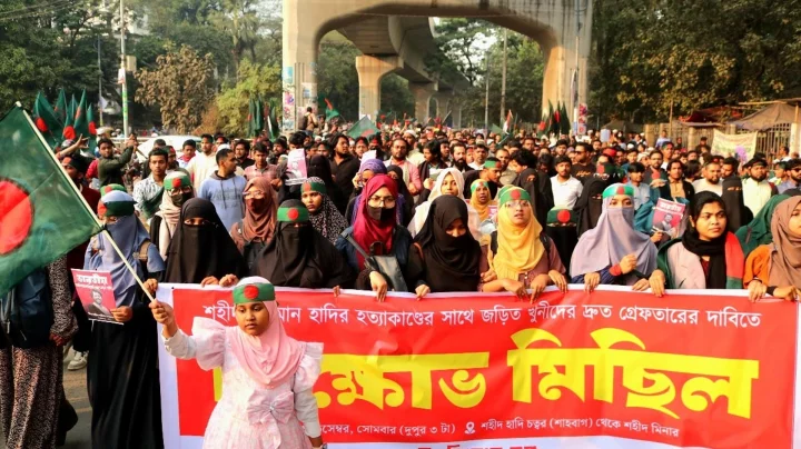 হাদি হত্যার বিচারে তিন দফা দাবি ইনকিলাব মঞ্চের