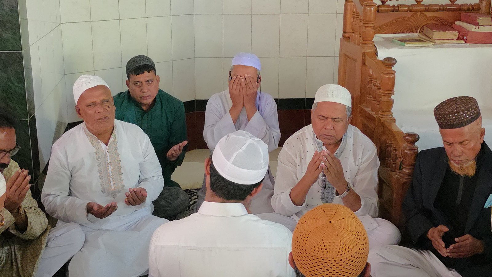 শ্রীপুরে তারেক রহমানের জন্মদিনে মিলাদ, দোয়া ও খাবার বিতরণ