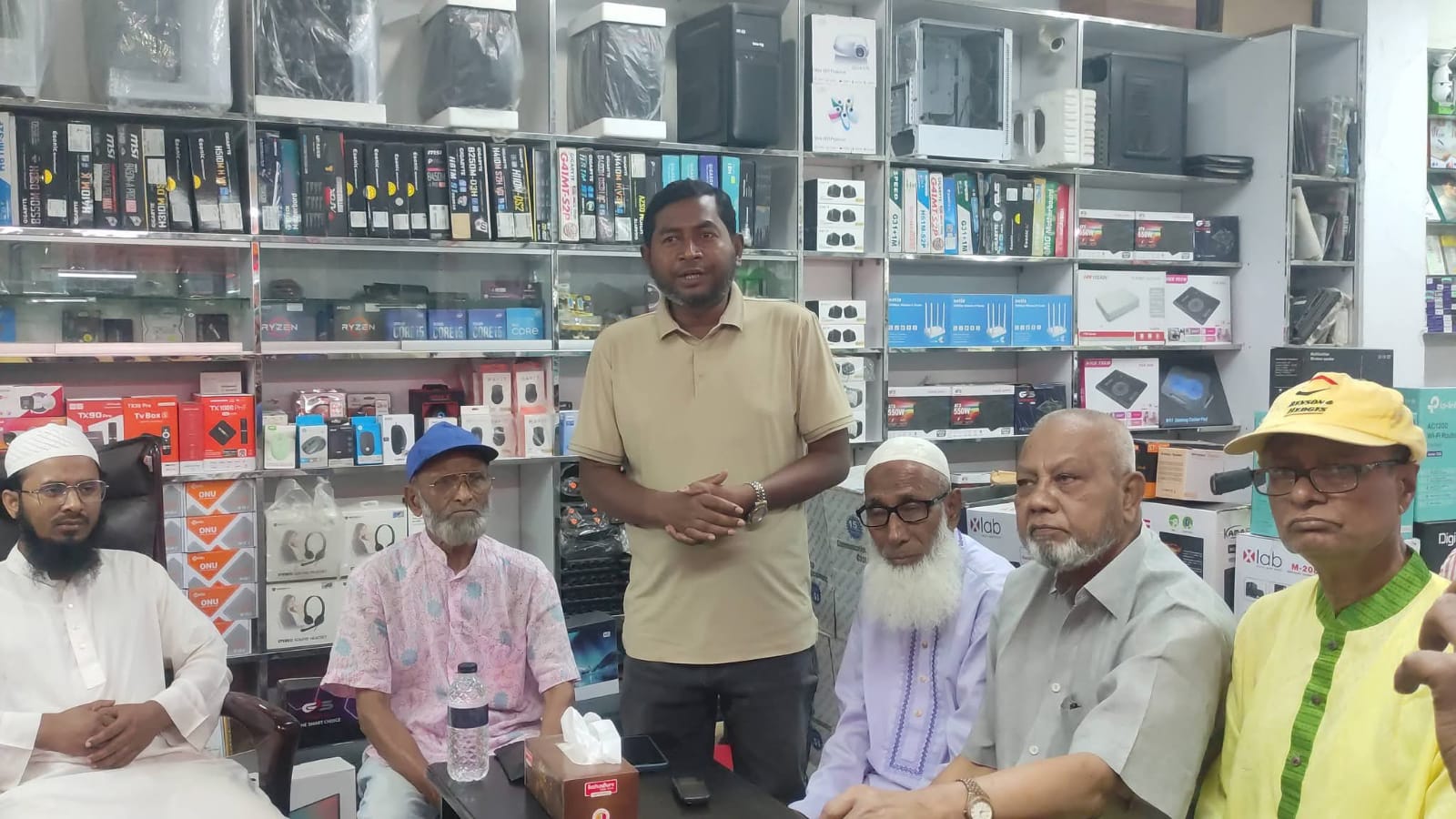মাগুরায় নতুন ইতিহাস: প্রেসক্লাব মার্কেটে চালু হলো সেন্ট্রাল এসি, কেনাকাটায় স্বস্তি