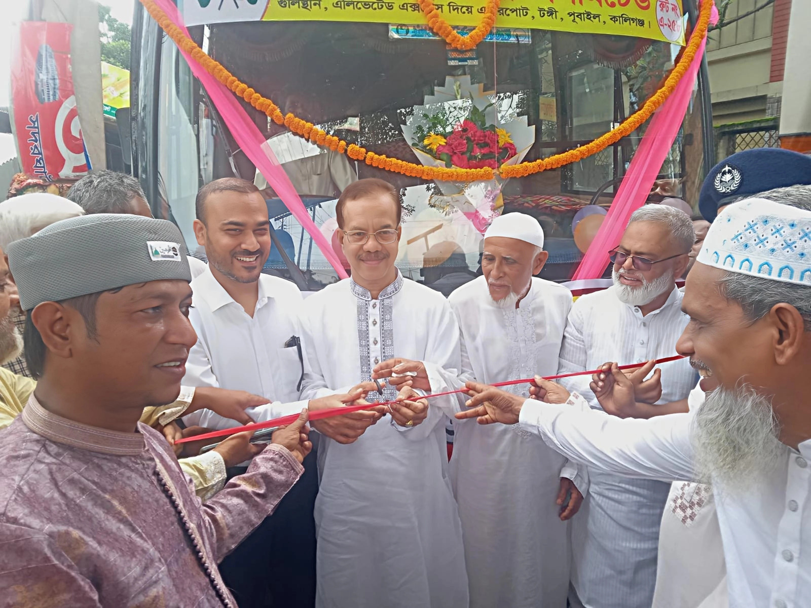 এক যুগের অপেক্ষার অবসান: কালীগঞ্জ থেকে ঢাকায় সরাসরি বাস, স্বস্তির নিশ্বাস হাজারো মানুষের এক যুগের অপেক্ষার অবসান: কালীগঞ্জ থেকে ঢাকায় সরাসরি বাস, স্বস্তির নিশ্বাস হাজারো মানুষের