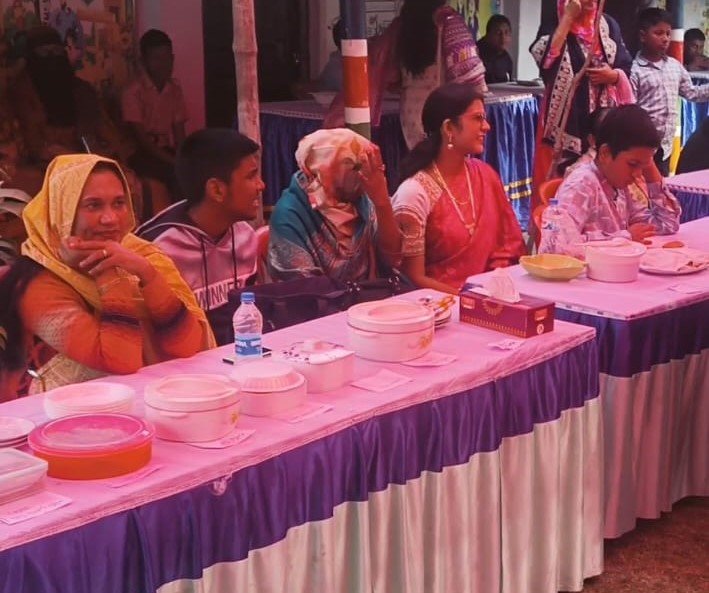 নওগাঁয় আশার আলো অটিস্টিক ও বুদ্ধি প্রতিবন্ধী বিদ্যালয়ে পিঠা উৎসব অনুষ্ঠিত।