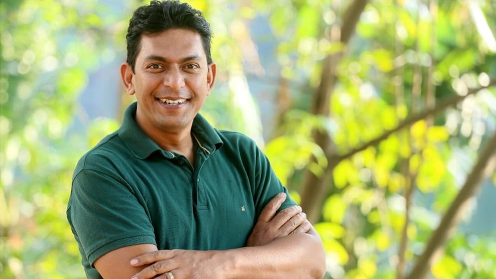 অভিনেতা থেকে এবার গায়ক হলেন চঞ্চল চৌধুরী