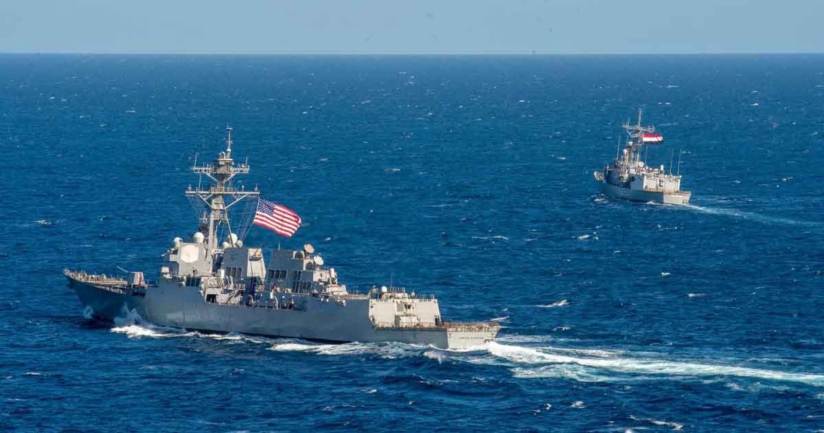 চীন থেকে ইরানগামী জাহাজ আটকে দিলো মার্কিন সেনারা