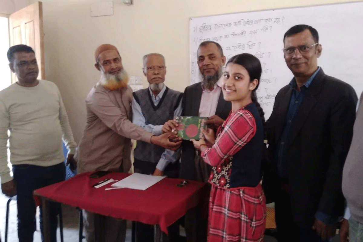 বসুন্ধরা শুভসংঘের আয়োজন: মুক্তিযুদ্ধের গল্প শুনে খাতায় লিখলো শিক্ষার্থীরা