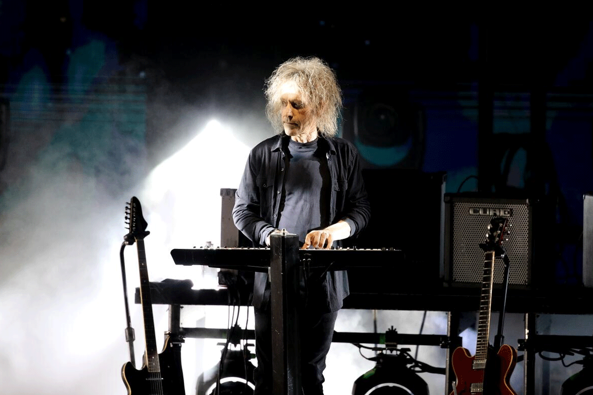 দ্য কিউরের গিটারিস্ট পেরি ব্যামন্ট আর নেই