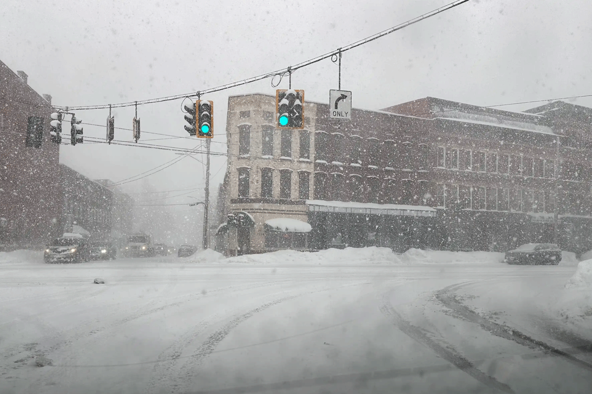 যুক্তরাষ্ট্রে তুষারঝড়ে বিদ্যুৎহীন আড়াই লাখ মানুষ