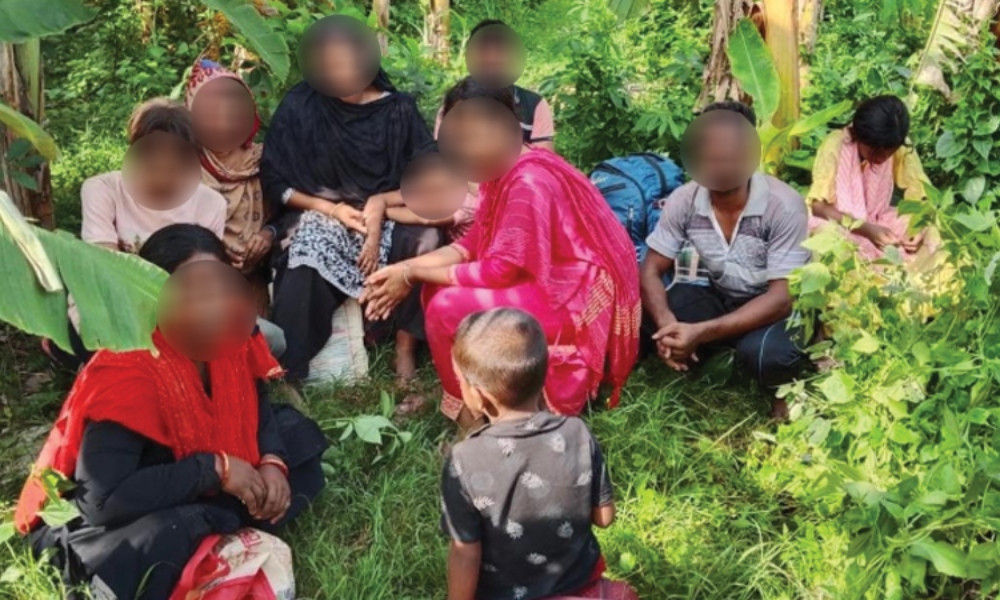 চুয়াডাঙ্গা সীমান্তে অবৈধ পারাপারের সময় আটক ১০