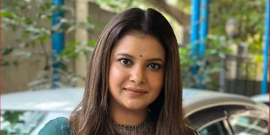 পুলিশের কঠোর সমালোচনা করলেন অভিনেত্রী শবনম ফারিয়া।