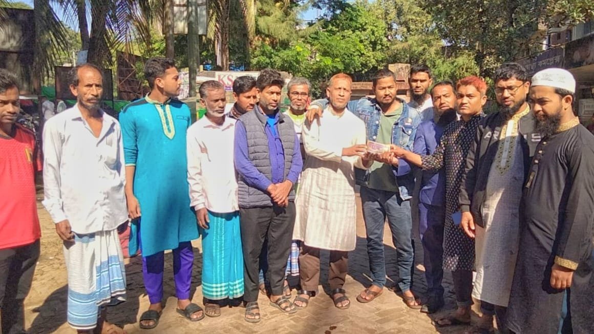 ক্যান্সার আক্রান্ত সুমনের পাশে হাতিয়া দর্জি শ্রমিক ট্রেড ইউনিয়ন