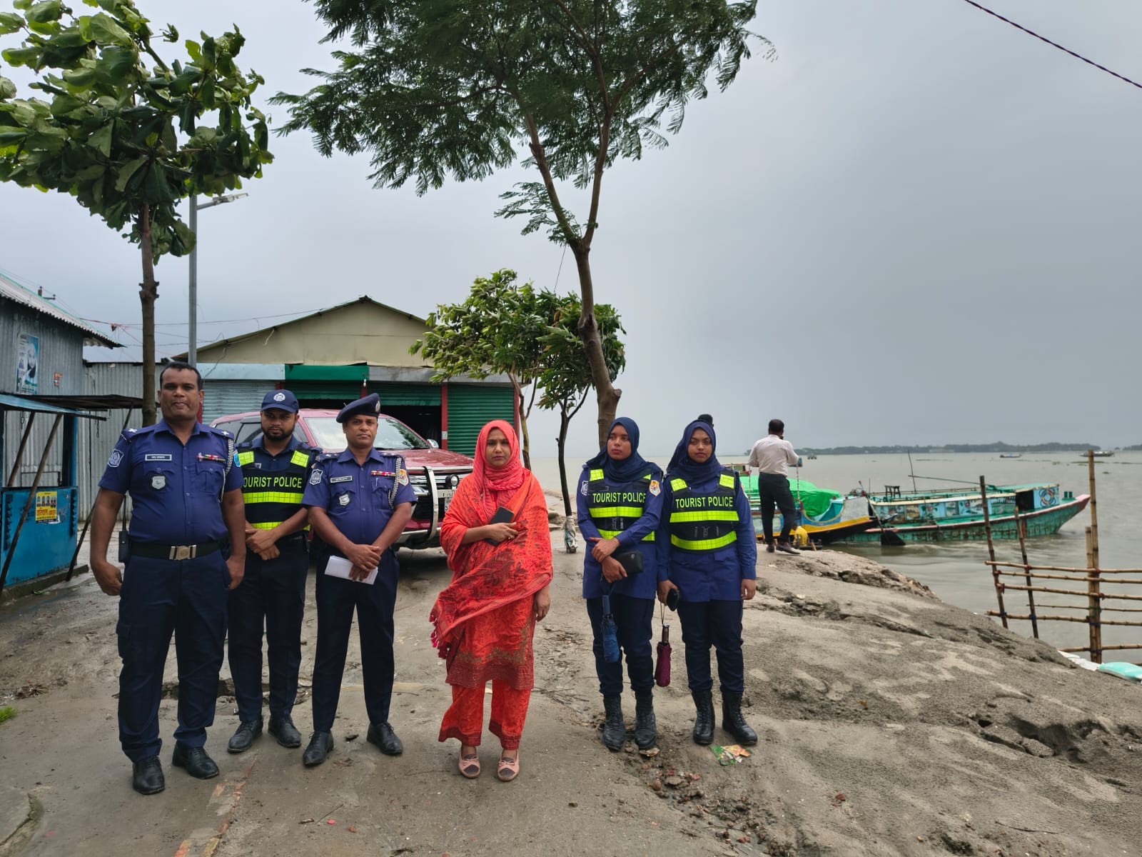 ডাকাতি রোধে উপজেলা নির্বাহী কর্মকর্তার কঠোর তদারকি।