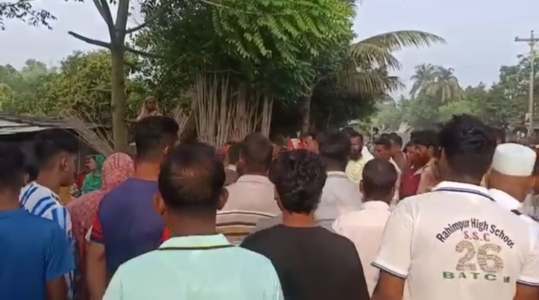 নাটোরে অ্যাম্বুলেন্সের ধাক্কায় প্রাণ গেল পথচারীর