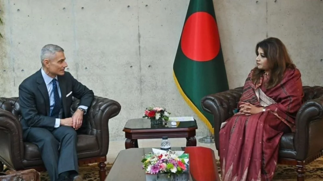 প্রতিমন্ত্রী শামা ওবায়েদের সঙ্গে মার্কিন সহকারী পররাষ্ট্রমন্ত্রী পল কাপুররের বৈঠক