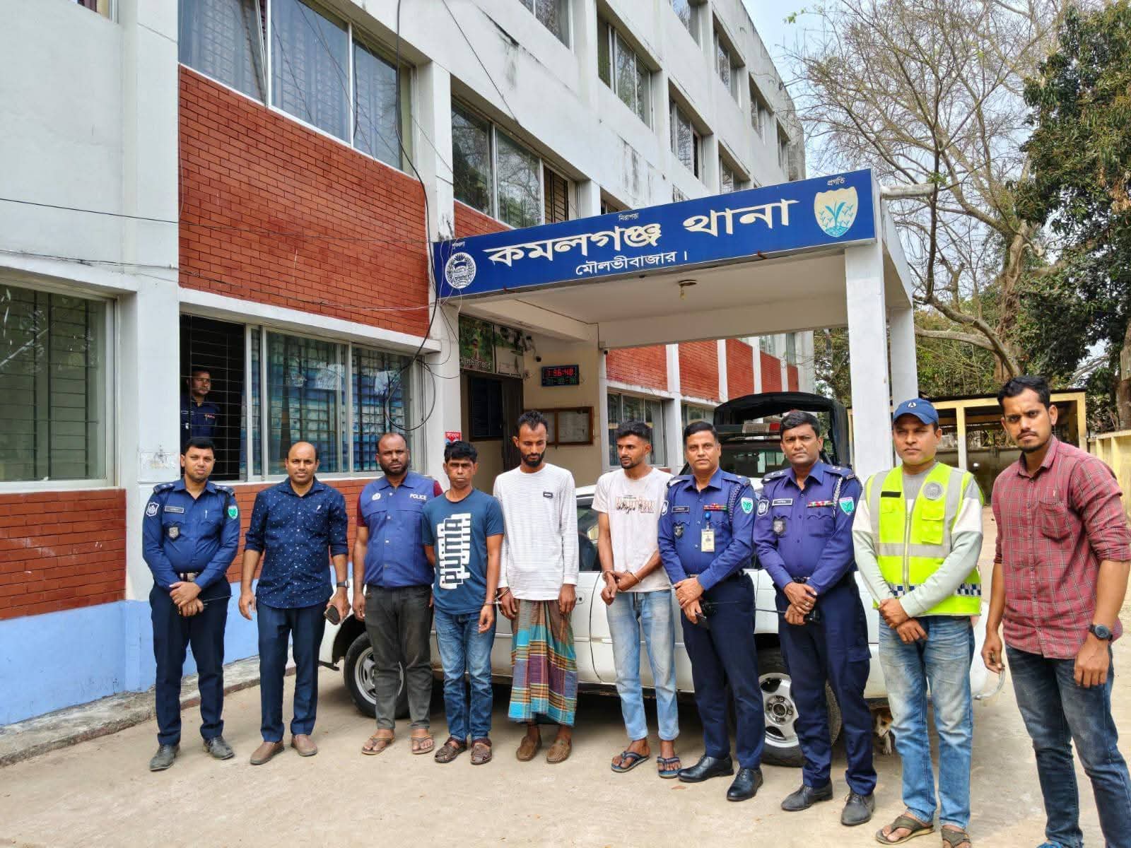 কমলগঞ্জে নারী অপহরণের চেষ্টা:গ্রেপ্তার-৩ ও জব্দ করা হলো প্রাইভেট কার