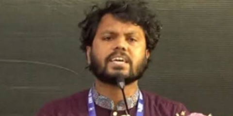 বিপ্লবীর মৃত্যু ঘরের মধ্যে হতে পারে না, তার মৃত্যু হবে রাজপথে কিছুদিন আগে  বলেছিলেন হাদি