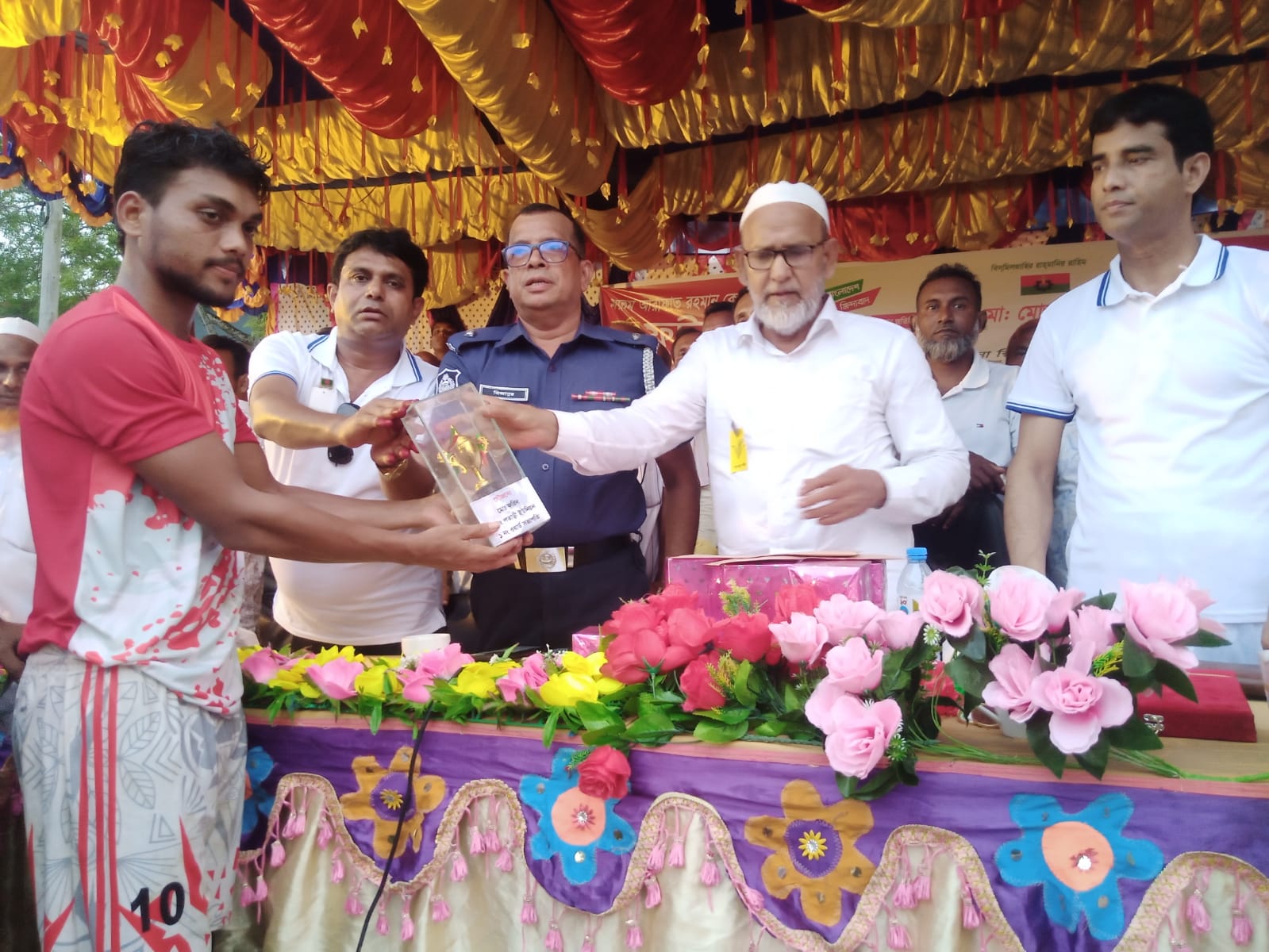 সাপাহারে আরাফাত রহমান কোকো স্মৃতি ফুটবল টুর্নামেন্টের ফাইনাল অনুষ্ঠিত