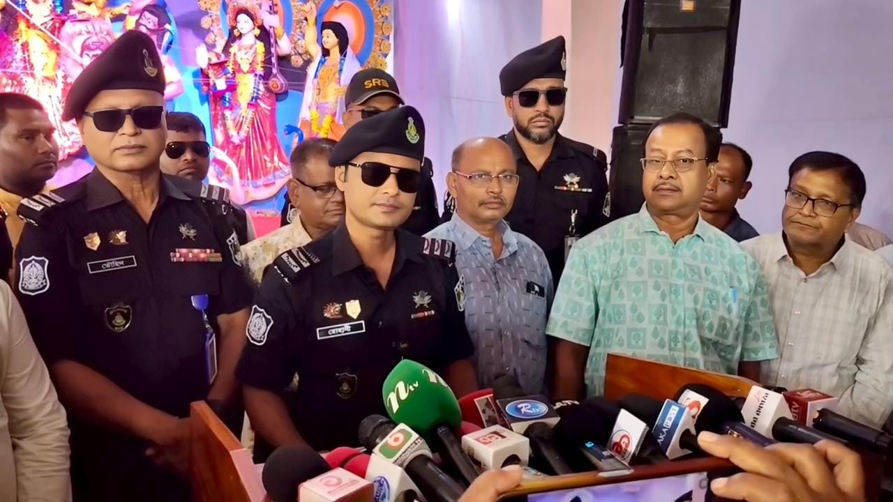 পঞ্চগড়ে ২৬৮ মন্দির-মণ্ডপে ত্রিস্তরীয় নিরাপত্তা, মাঠে এসআরবি-১৩