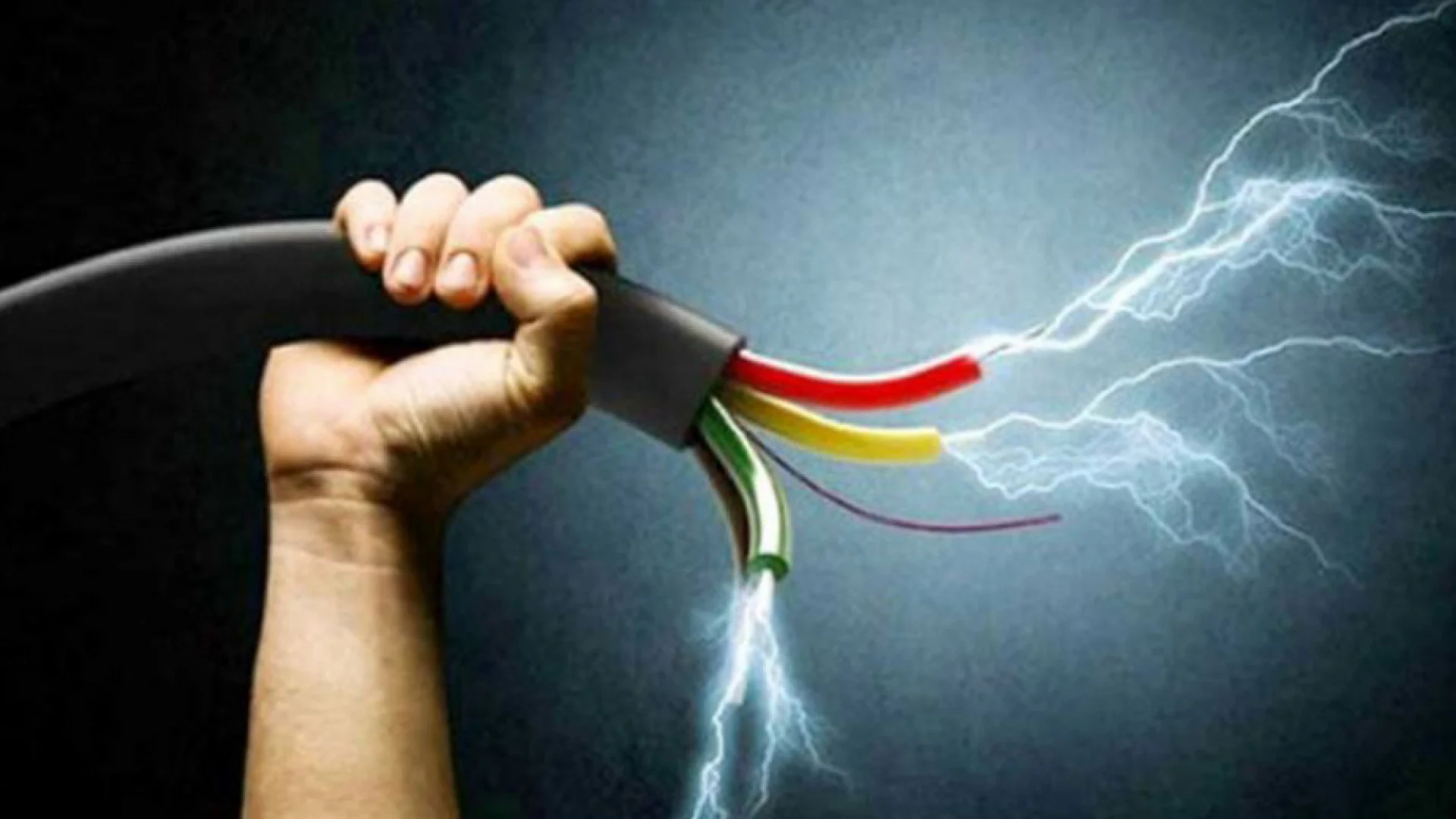 শাহজাহানপুরে বিদ্যুৎস্পৃষ্ট হয়ে ইলেকট্রিশিয়ানের মৃত্যু