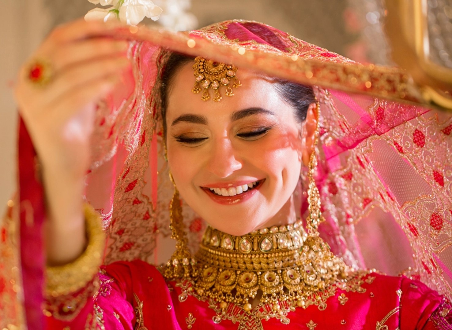 আবারও আলোচনায় হানিয়া আমির |