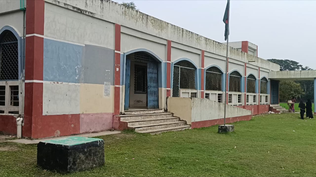 মাদ্রাসায় হাজিরা দিয়েও ক্লাস নেন না শিক্ষক মাদ্রাসায় হাজিরা দিয়েও ক্লাস নেন না শিক্ষক