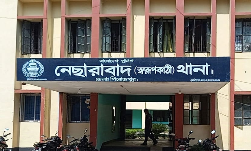 নেছারাবাদে অটোরিকশার চার্জার খুলতে গিয়ে বিদ্যুৎস্পৃষ্টে প্রাণ গেল বৃদ্ধের