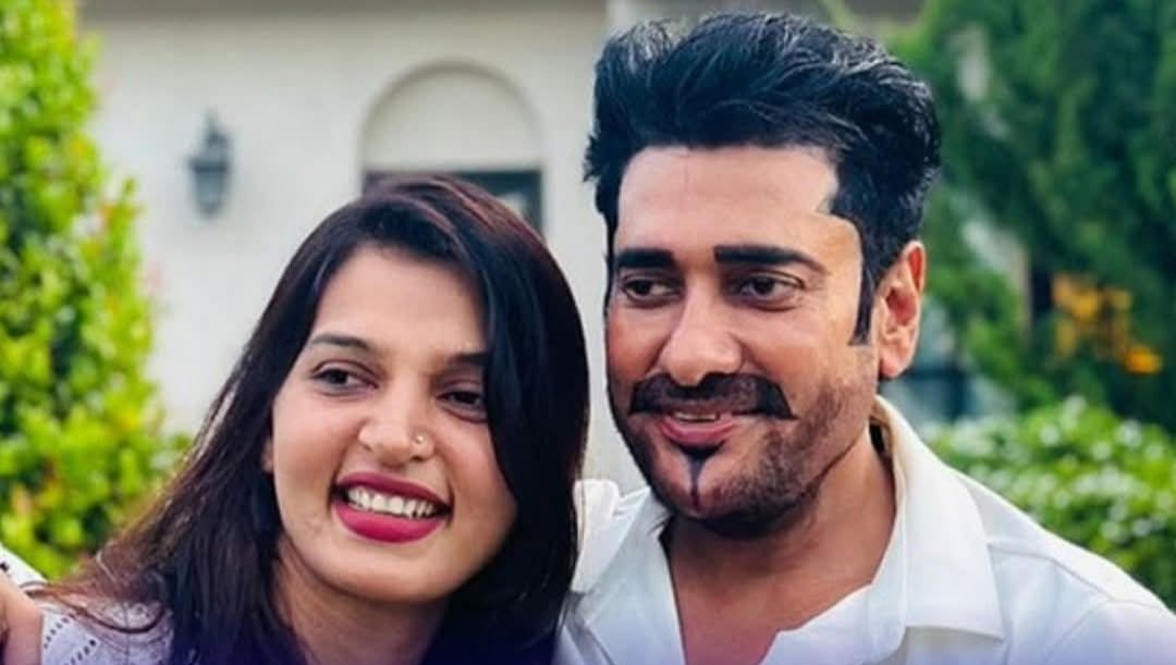 দেশের উন্নয়ন চাইলেন জলিল - বর্ষা দম্পতি