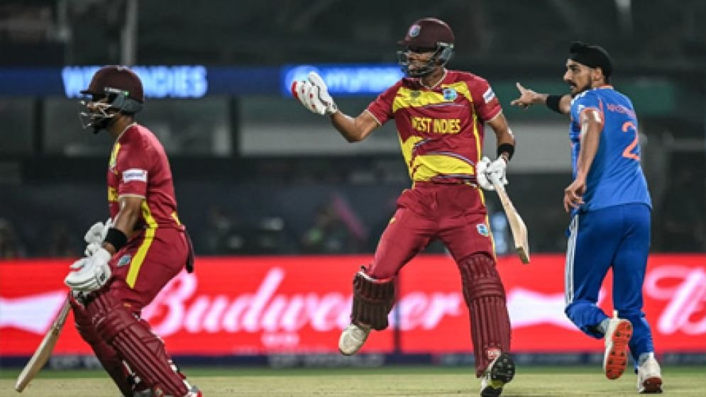 বিশ্বকাপের সেমিফাইনালে যেতে ভারতের লক্ষ্য ১৯৬