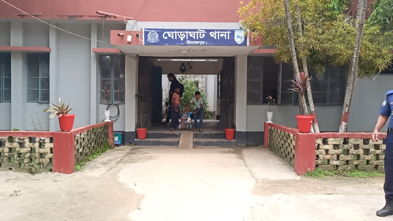 ঘোড়াঘাটে ডোবার পানিতে ডুবে বাকপ্রতিবন্ধী কিশোরের মৃত্যু