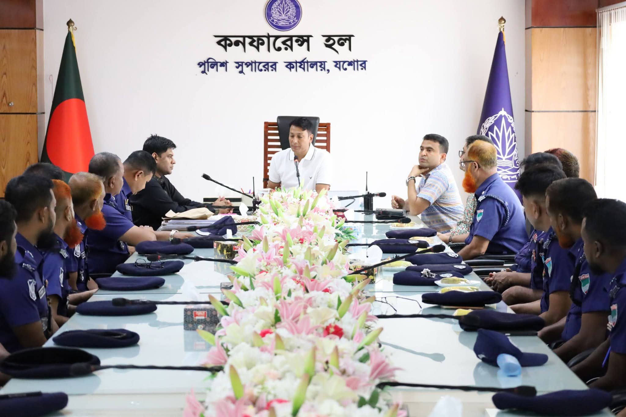 যশোরে টিআরসি নিয়োগের লিখিত পরীক্ষা উপলক্ষে ইনভিজিলেটরদের ব্রিফিং