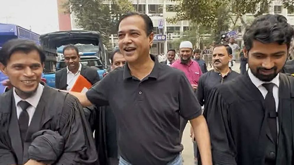 মদ রাখার মামলায় জামিন পেলেন সংগীত শিল্পী আসিফ আকবর।