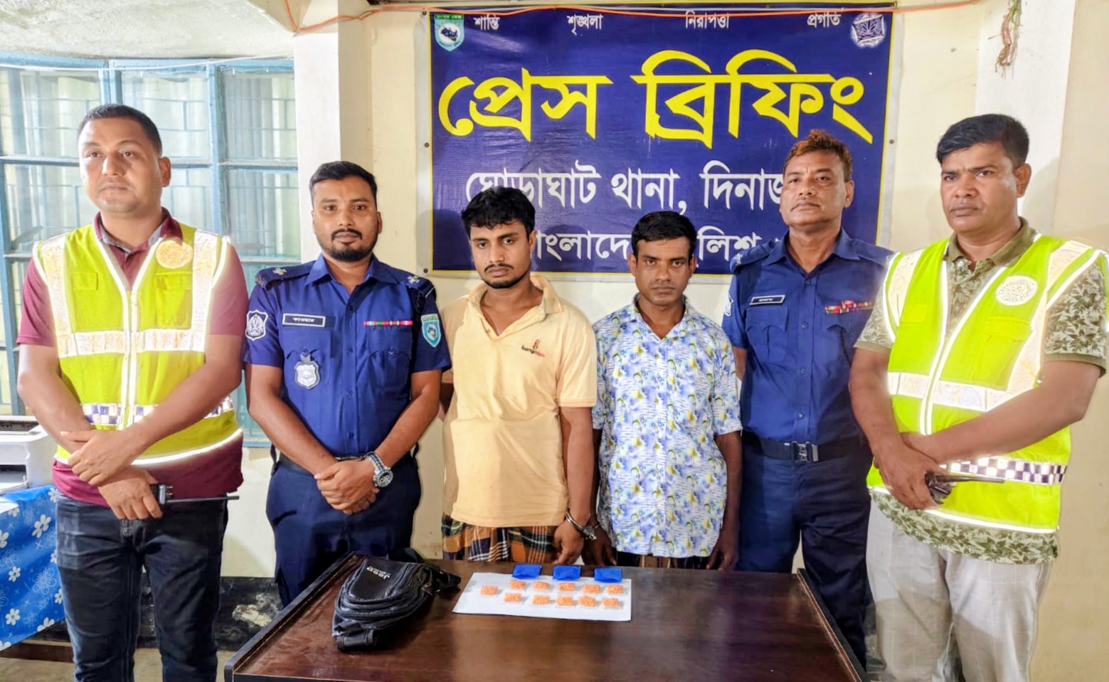 ঘোড়াঘাটে ৫৫০ পিস ইয়াবাসহ দুইজন গ্রেপ্তার