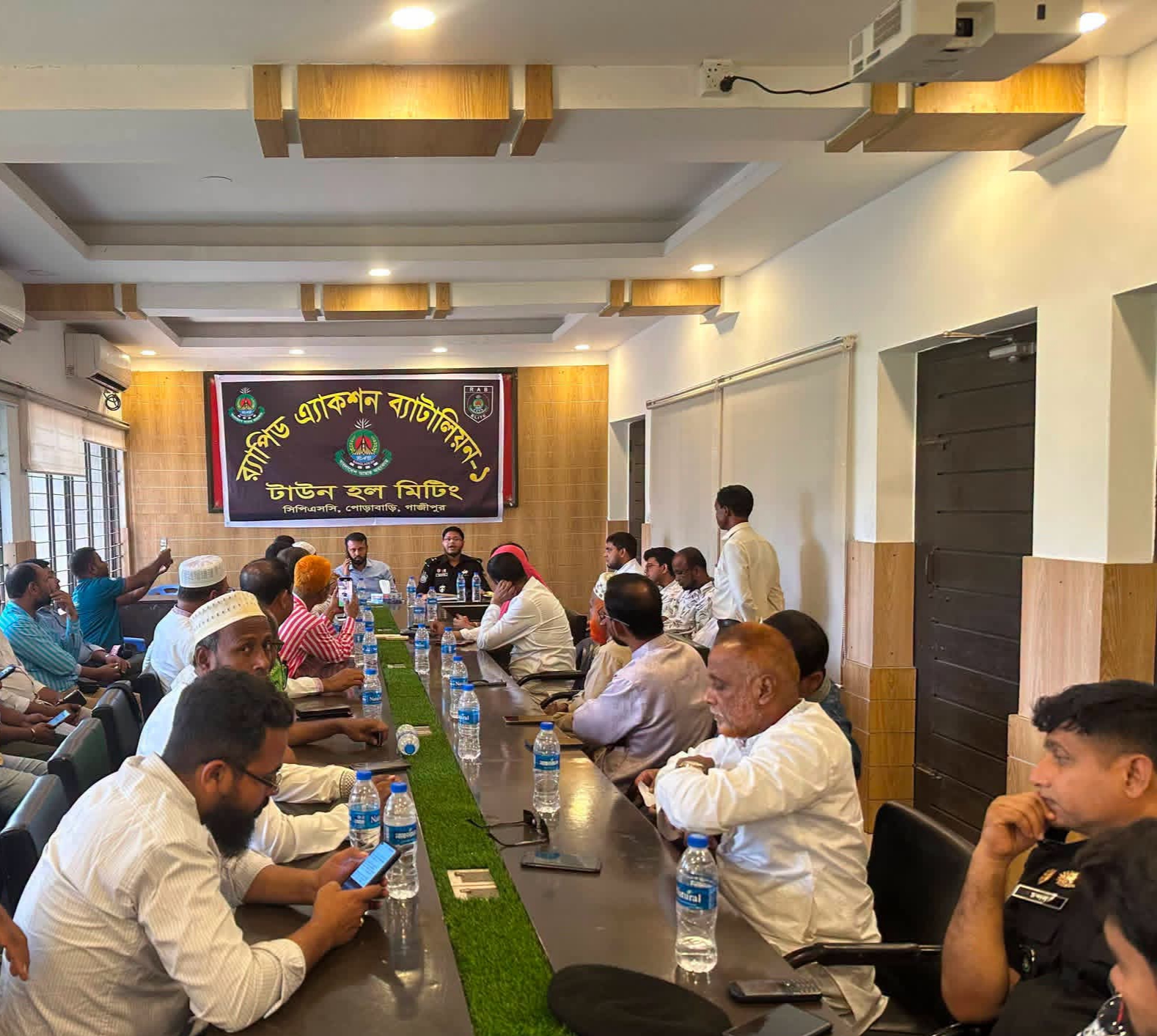 শ্রীপুরে র‍্যাবের টাউনহল সভা: মাদক নির্মূলে সম্মিলিত উদ্যোগের আহ্বান