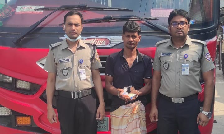 টাঙ্গাইলে বাসযাত্রীর কাছে মিলল ৪০০ ইয়াবা