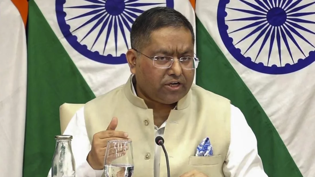 দিল্লিতে বাংলাদেশ হাইকমিশনের সামনে বিক্ষোভ: বিভ্রান্তিকর প্রচারণার অভিযোগ ভারতের