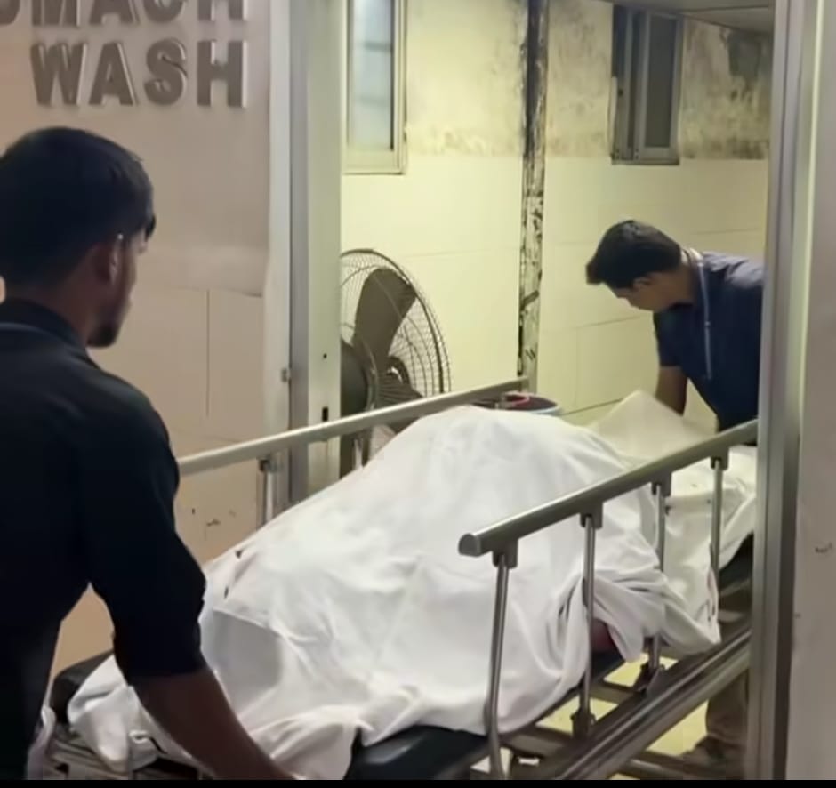 ঢাকার ধামরাইয়ে পিক-আপ ও সিএনজির মুখোমুখি সংঘর্ষ