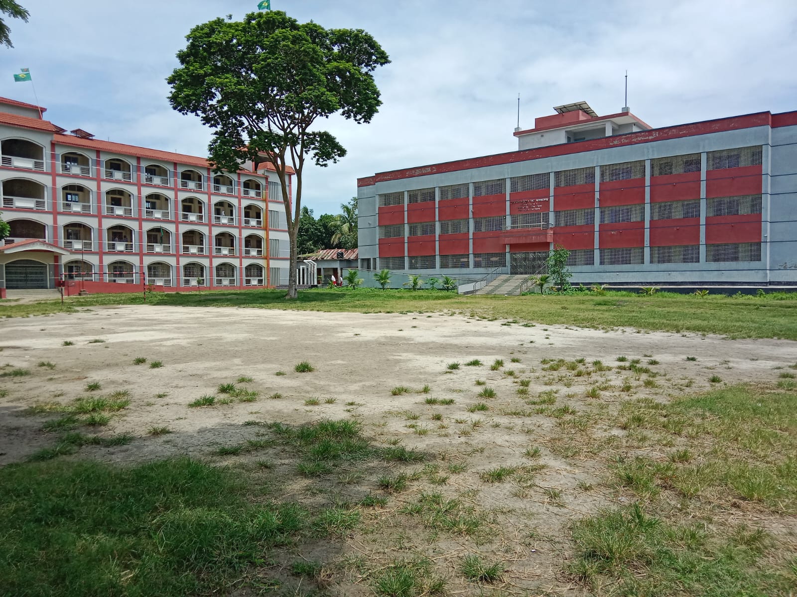 নোয়াগাঁও  উচ্চ বিদ্যালয়ের এডহক কমিটির সভাপতি রাশেদুল ইসলাম