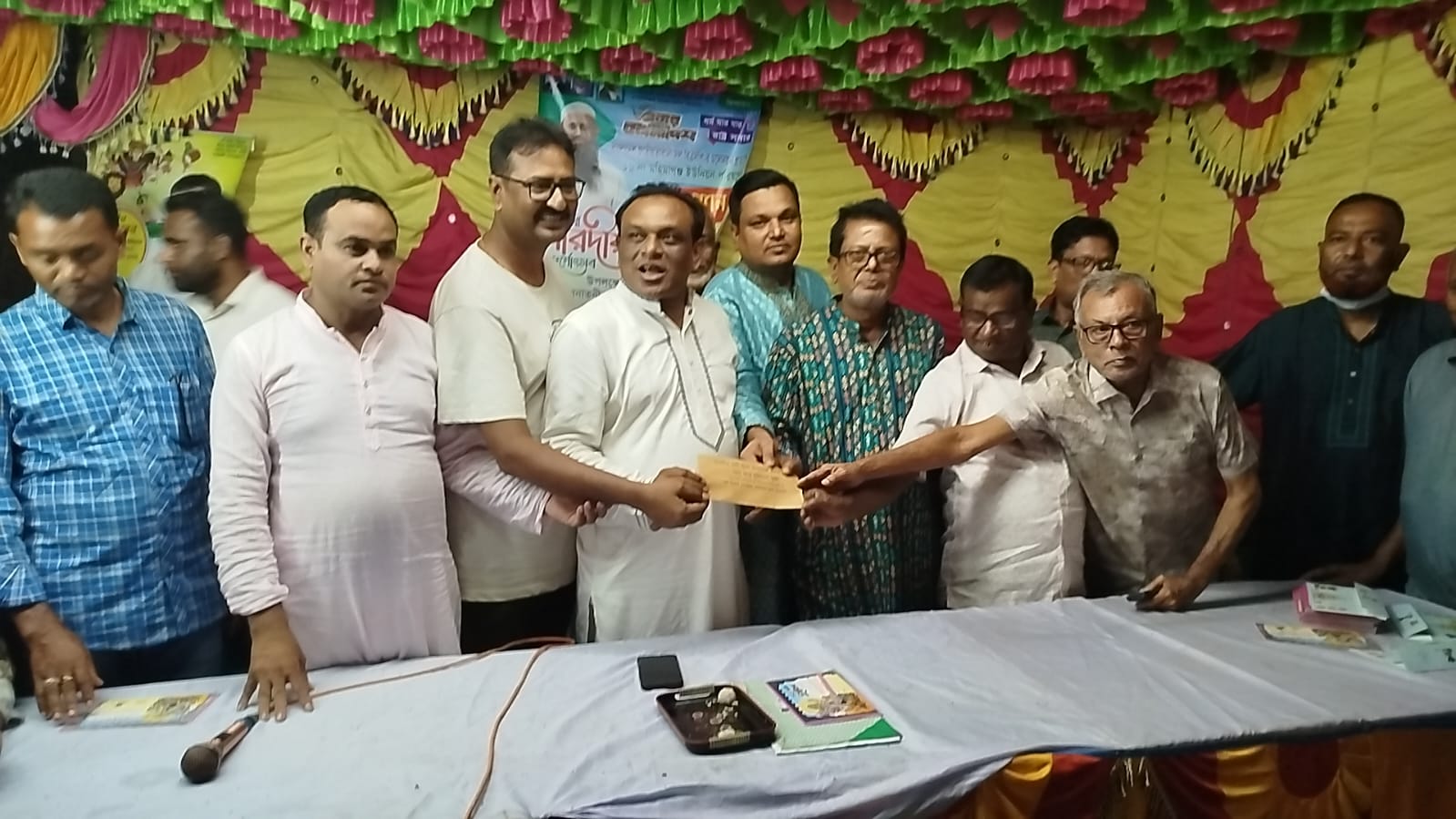 গাইবান্ধার মহিমাগঞ্জে শতাধিক মোটরসাইকেল নিয়ে শোডাউন, ১০ পূজামণ্ডপ পরিদর্শনে বিএনপি নেতা সুজা