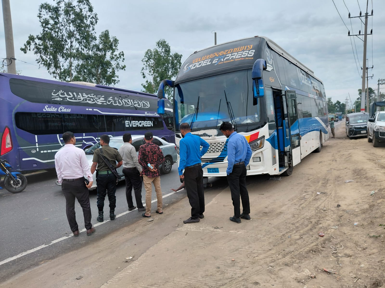 চট্টগ্রামের সাতকানিয়া কেরানীহাট মহাসড়কে  শব্দদূষণ রোধে  ভ্রাম্যমাণ আদালতের অভিযান।