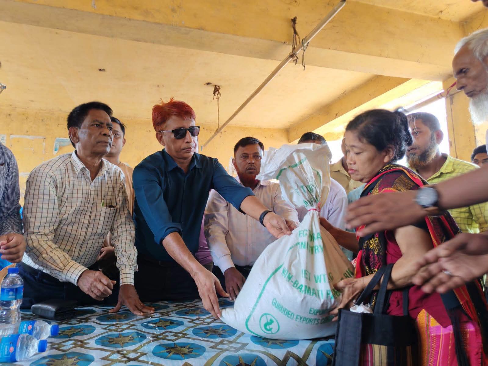 রাঙামাটির নানিয়ারচরে ৩০০ পরিবারের মাঝে খাদ্যশস্য বিতরণ কার্যক্রমের উদ্বোধন